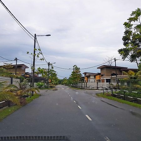Malacca Siantan In Paya Rumput Near Std Hang Jebat, Sg Udang & Uitm Lendu מראה חיצוני תמונה